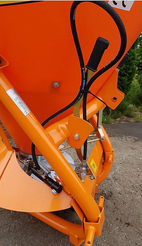 Top-Agro Winterdienststreuer Salzstreuer Sandstreuer NEU 200L Plane SSO200 WINTERAKTION