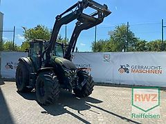 Valtra G135 V Schlepper