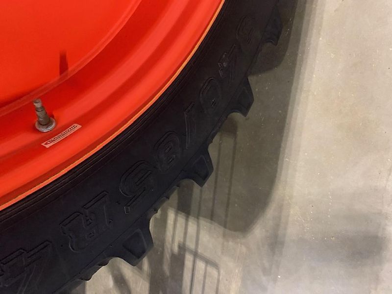 Taurus Pflegeräder 340/85 R48, 13.6 R28 (Ex Kubota)