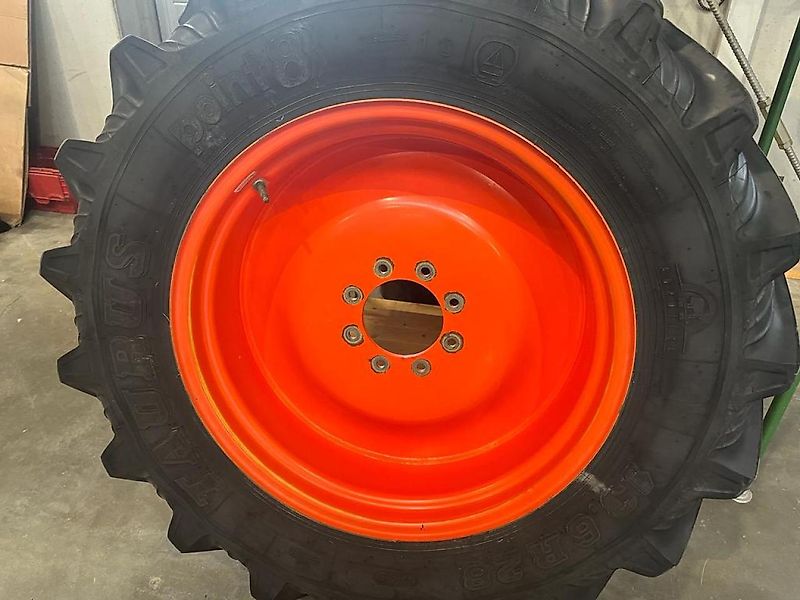 Taurus Pflegeräder 340/85 R48, 13.6 R28 (Ex Kubota)