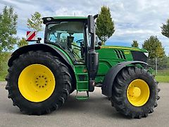 John Deere 6215R