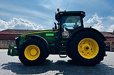 John Deere 8270R
