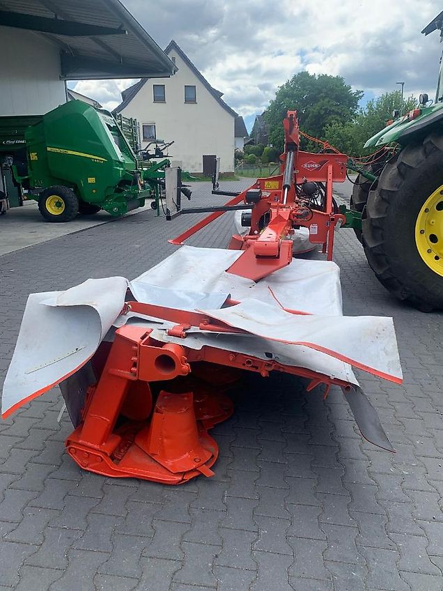 Kuhn GMD 8730FF