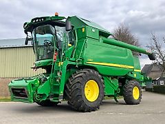 John Deere T550