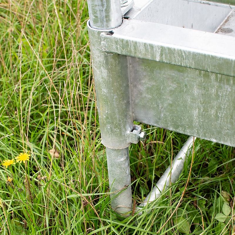 Palisadenraufe mit dem Dach Viereckraufe 12 Plätze Futterraufe Heuraufe Pferde