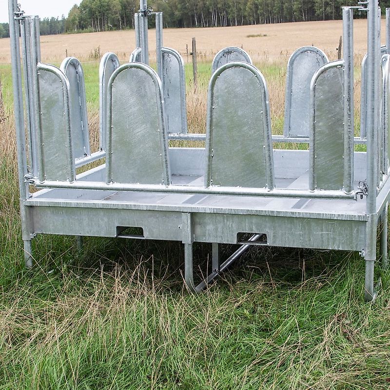 Palisadenraufe mit dem Dach Viereckraufe 12 Plätze Futterraufe Heuraufe Pferde