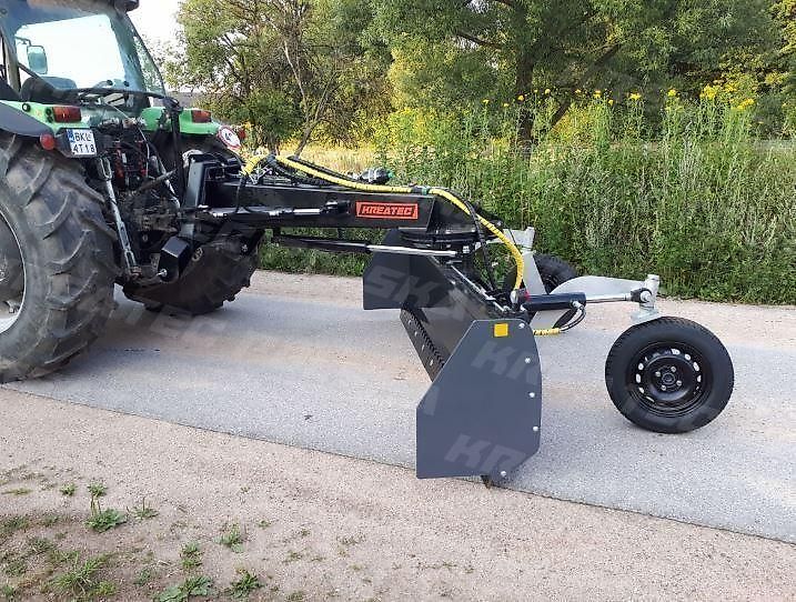 Kreatec Planierschild mit Fahrwerk 2,7m und 3m