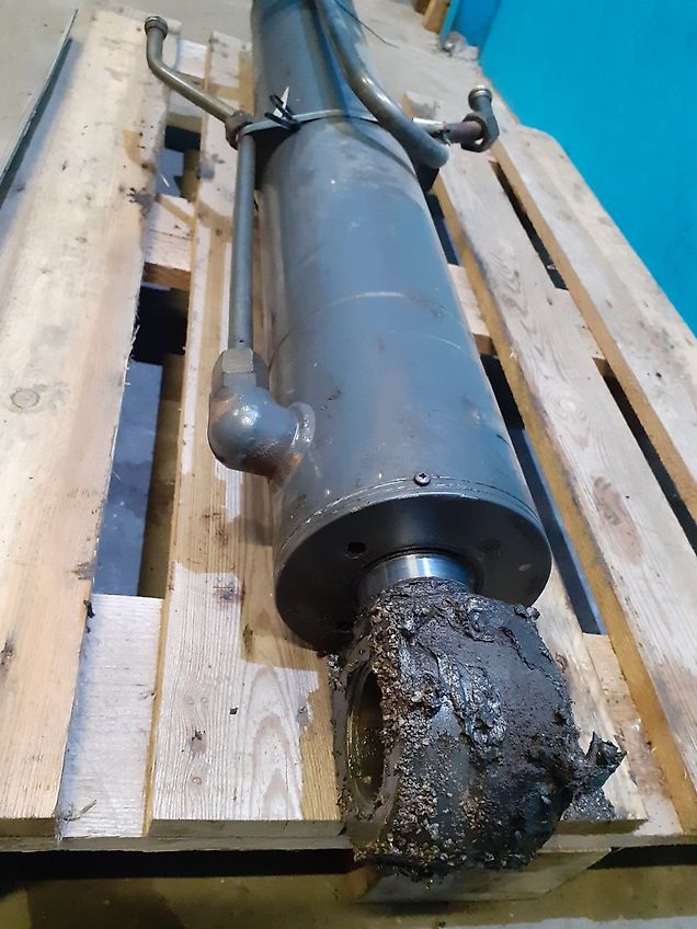 New Holland LB115B (Spare part/Reservedel/Ersatzteil)