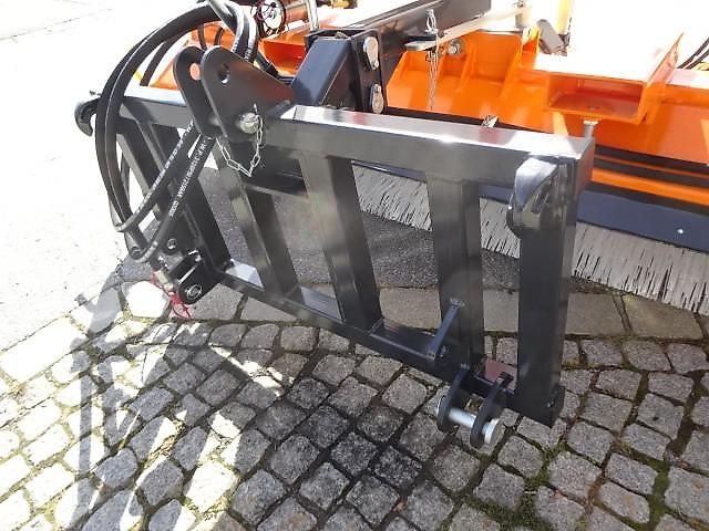 TALEX Kehrmaschine- 2,3 Meter- Seitenbesen- Wassertank - Sonderpreis