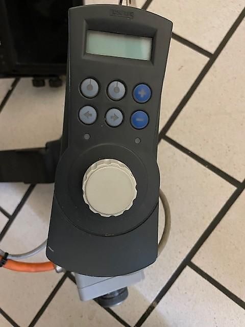 Küpper-Weisser Teller-Salzstreuer mit Bedienteil