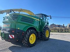John Deere 8600