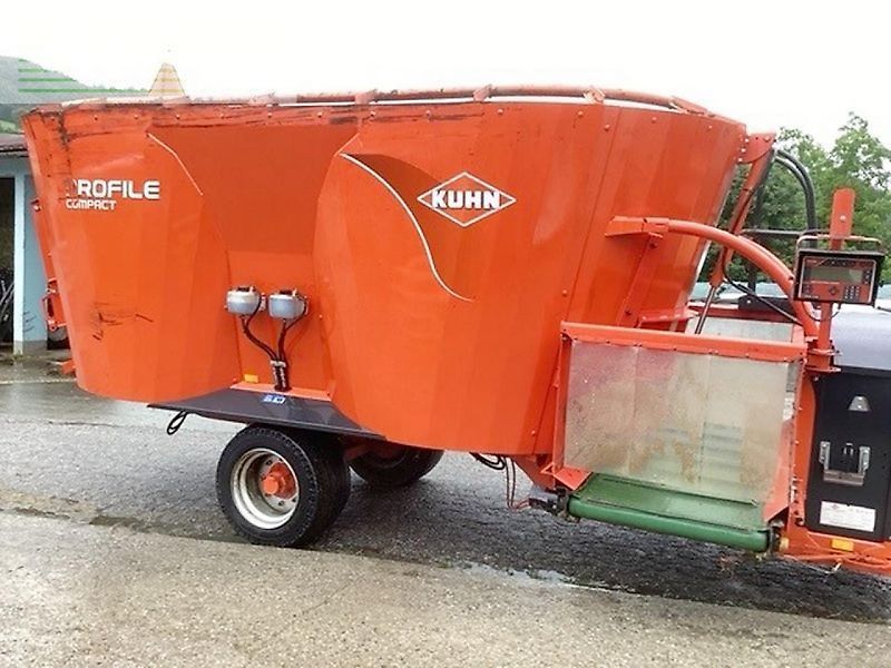Kuhn profile 1480 futtermischwagen gezogen