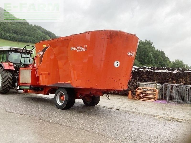 Kuhn profile 1480 futtermischwagen gezogen