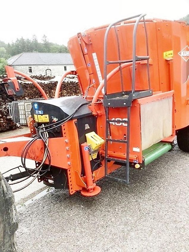 Kuhn profile 1480 futtermischwagen gezogen