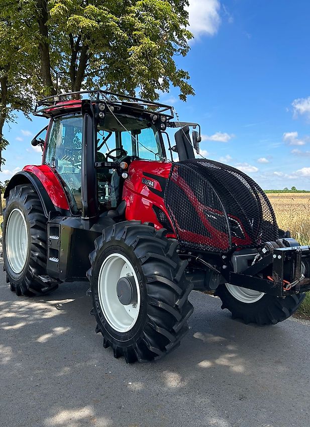 Valtra T144 HiTech