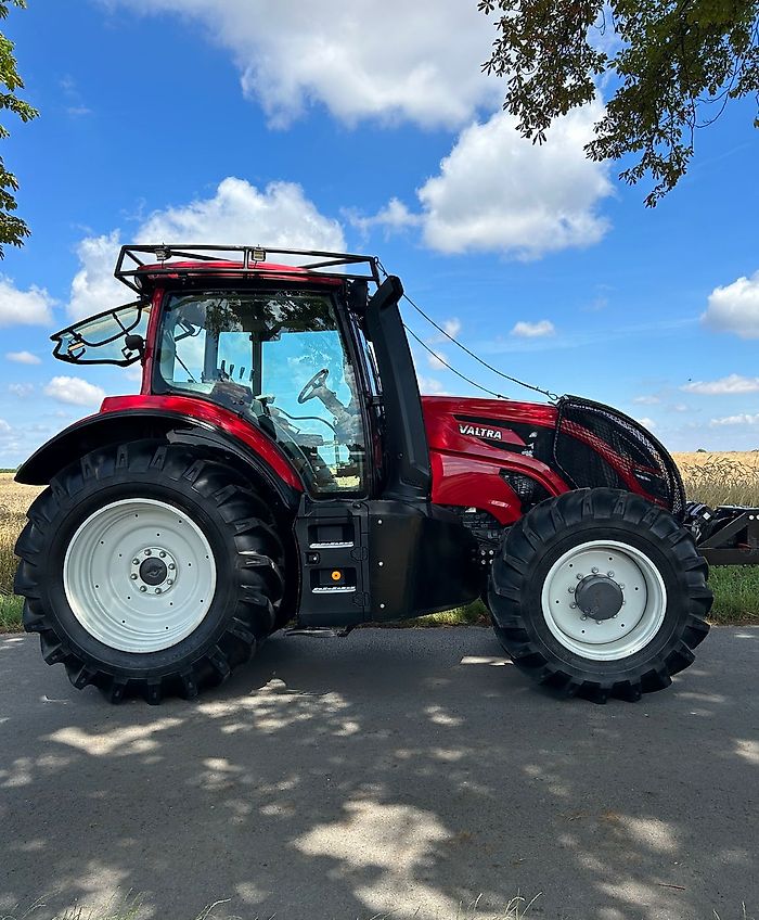 Valtra T144 HiTech