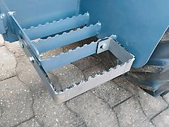 Eurotrac w 11 Zubehör Trittbrettverbreiterung.