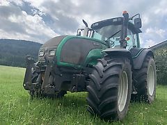 Valtra T171HiTech mit Frontlader Hauer POM-VX150