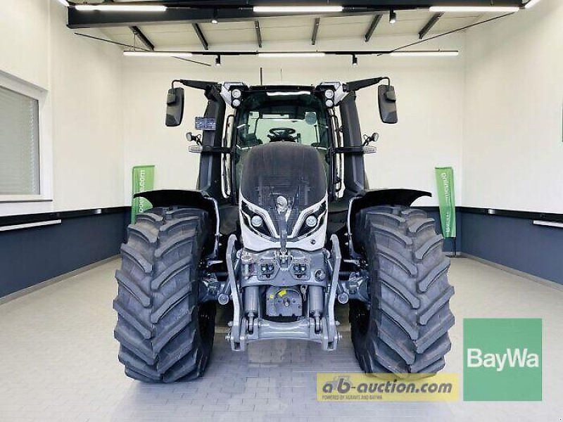 Valtra Q245
