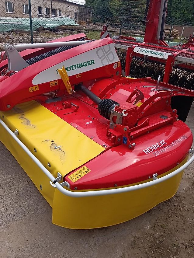 Pöttinger NOVACAT 301 Alpha Motion Pro Aufbereiter