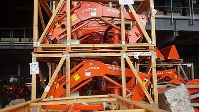 Kubota LA714