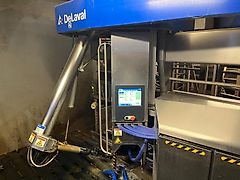 DeLaval V300 milking robot year 2021