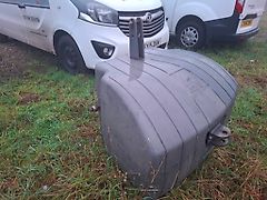 Valtra 1200KG TRACTOR WEIGHT