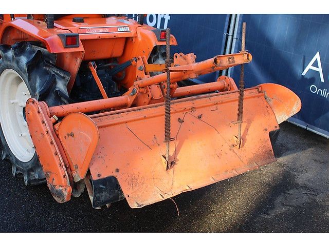 Kubota B1-17 Bulltra