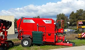 Minos Agri Futtermischwagen T-YYKM 8